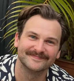 Gary Anderson, Rising Returns client